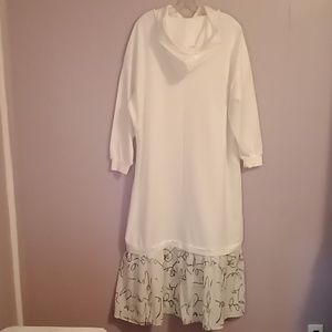 Shein Hoodie Long Sleeve Maxi Dress/Women Plus Size 0XL/White/ Graffiti